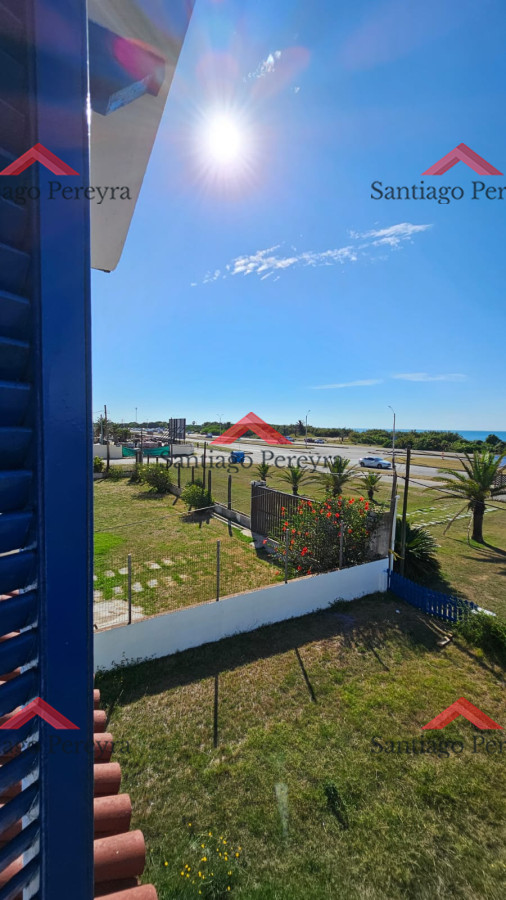 Casa ID.6476 - Importante residencia frente al mar en venta.