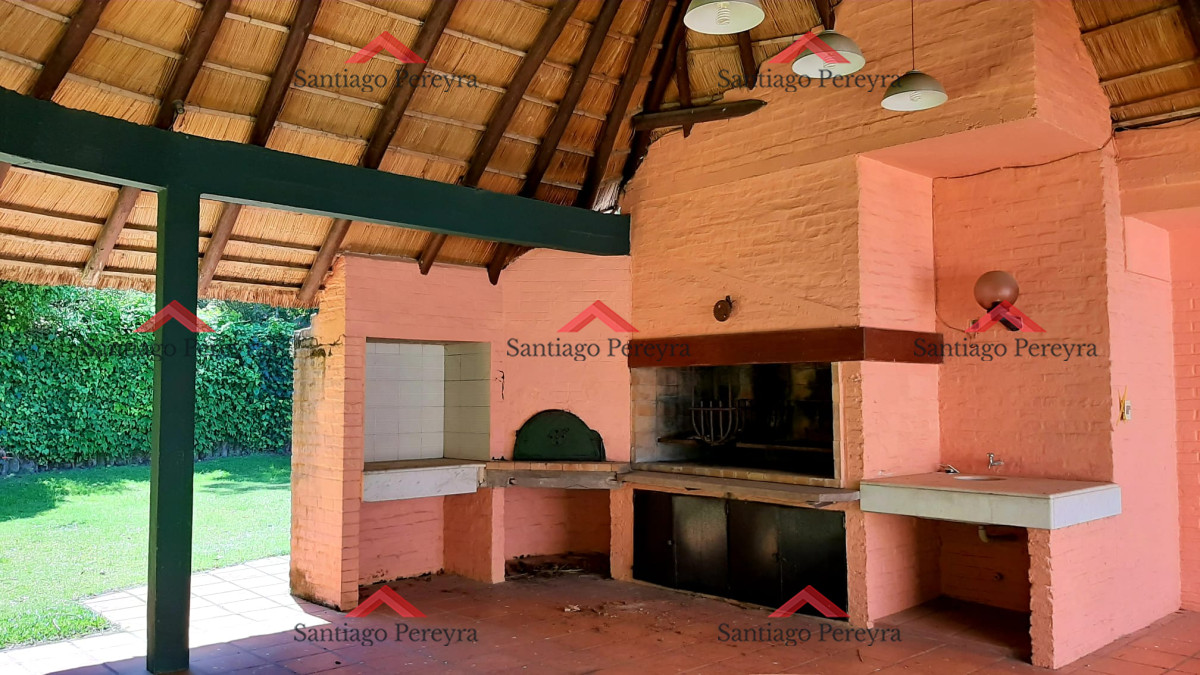 Casa ID.14848 - Casa de 4 dormitorios en venta playa brava 1200 m2