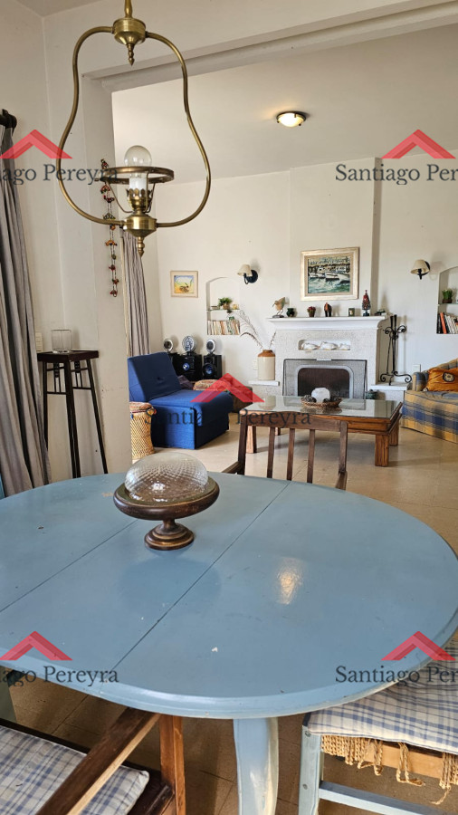 Casa ID.6476 - Importante residencia frente al mar en venta.