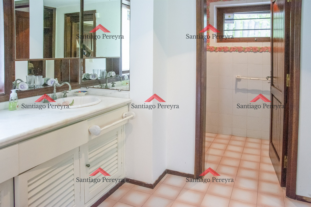 Casa ID.8930 - Espectacular casa en ubicacion privilegiada al lado del Club del Golf