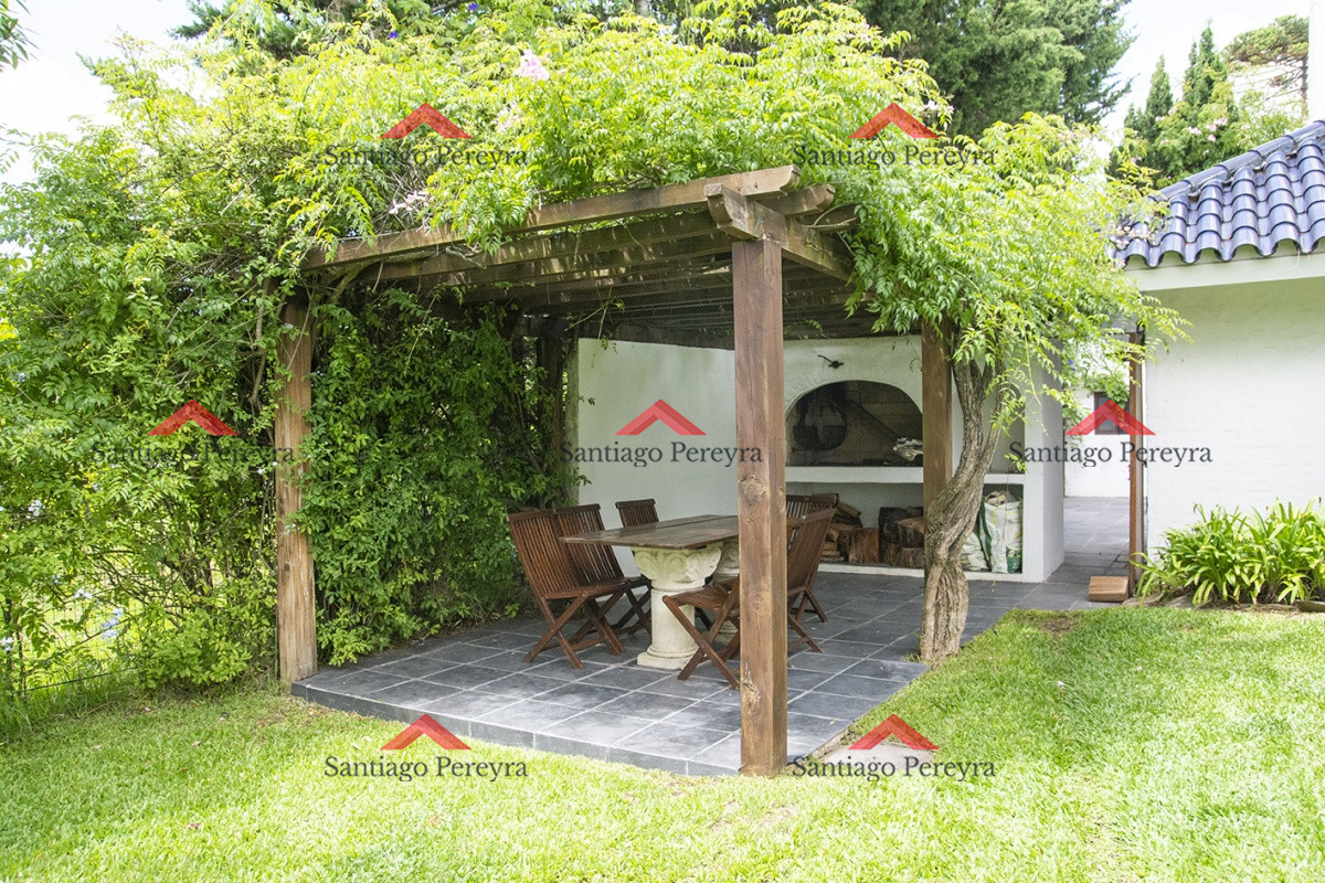 Casa ID.8930 - Espectacular casa en ubicacion privilegiada al lado del Club del Golf