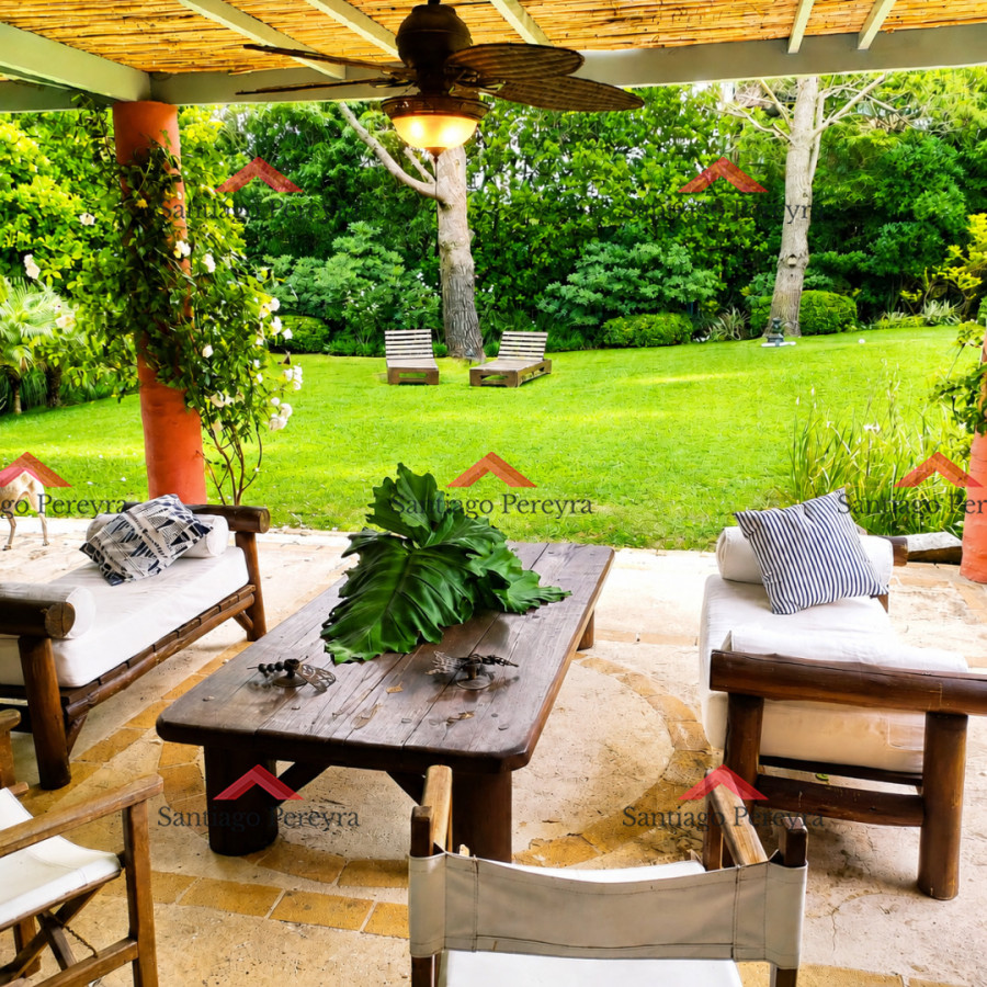 Casa ID.14849 - Hermosa casa de 2 plantas en venta a 100 metros del mar 5 dormitorios 