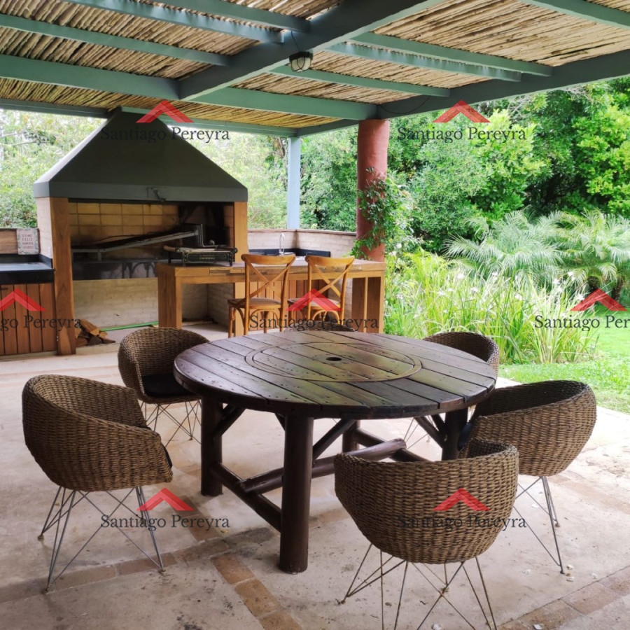 Casa ID.14849 - Hermosa casa de 2 plantas en venta a 100 metros del mar 5 dormitorios 