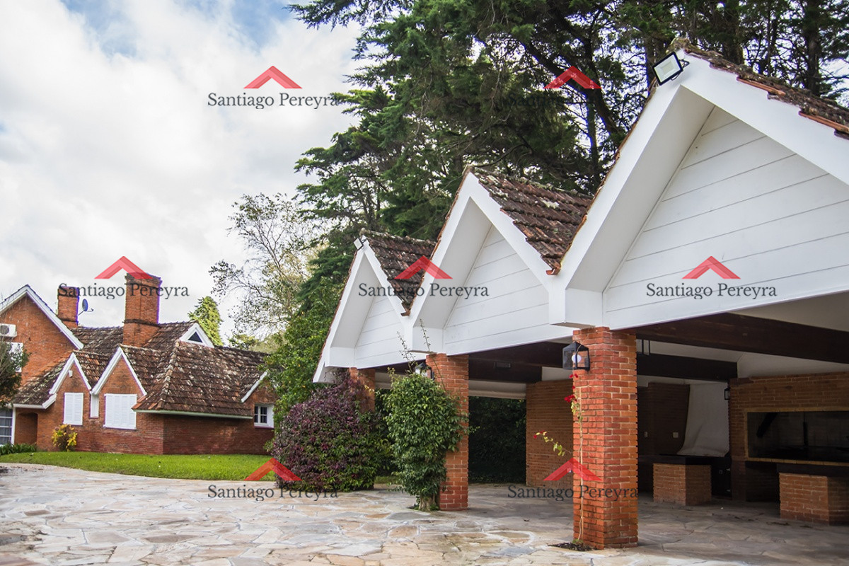 Casa ID.7408 - Hermosísima casa en Golf, Punta del Este