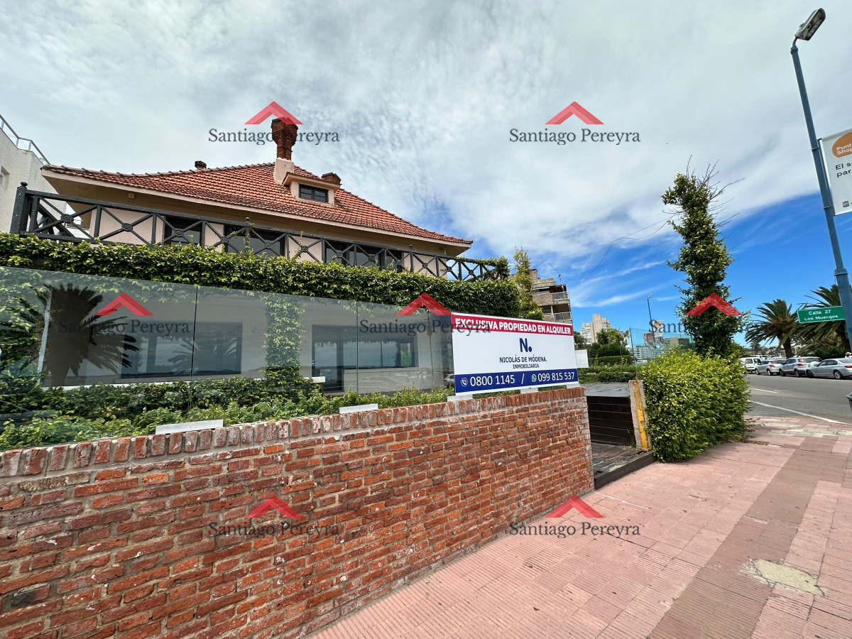 Casa ID.15181 - Casa de gran tamaño para comercio en alquiler anual ubicada a pasos del Mar