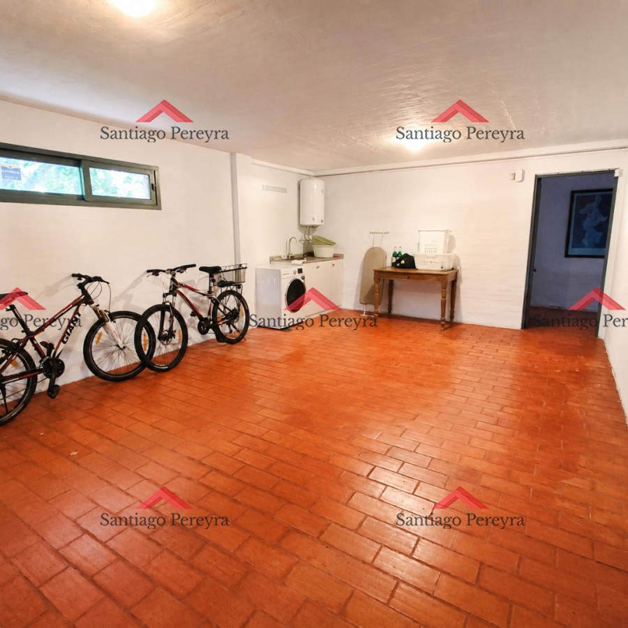 Casa ID.14849 - Hermosa casa de 2 plantas en venta a 100 metros del mar 5 dormitorios 