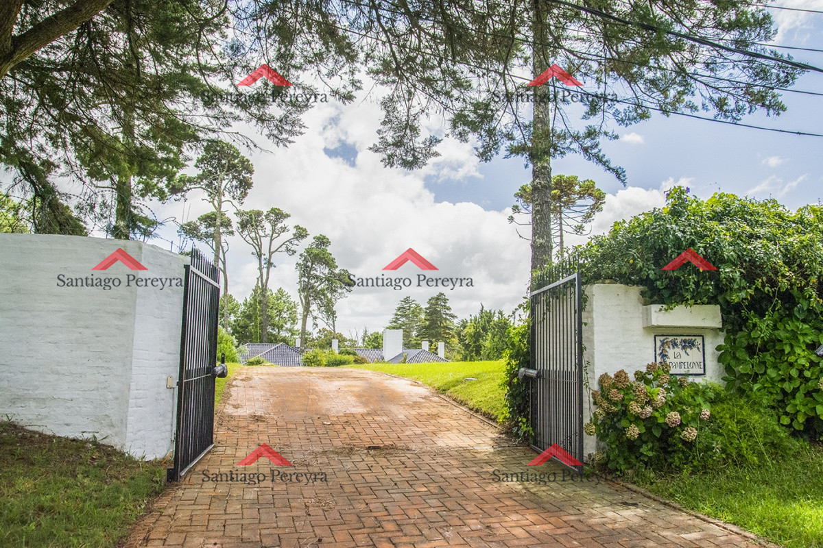 Casa ID.8930 - Espectacular casa en ubicacion privilegiada al lado del Club del Golf