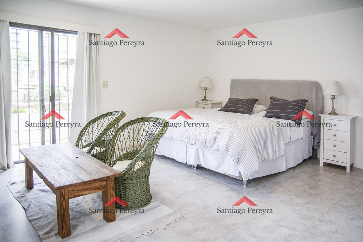 Casa ID.16851 - Excelente chalet de 5 dormitorios en venta a pasos de Playa Mansa Punta del Este