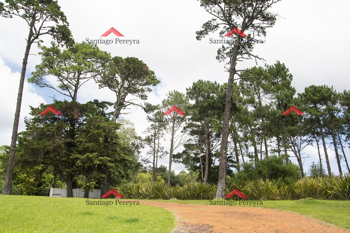 Casa ID.8930 - Espectacular casa en ubicacion privilegiada al lado del Club del Golf