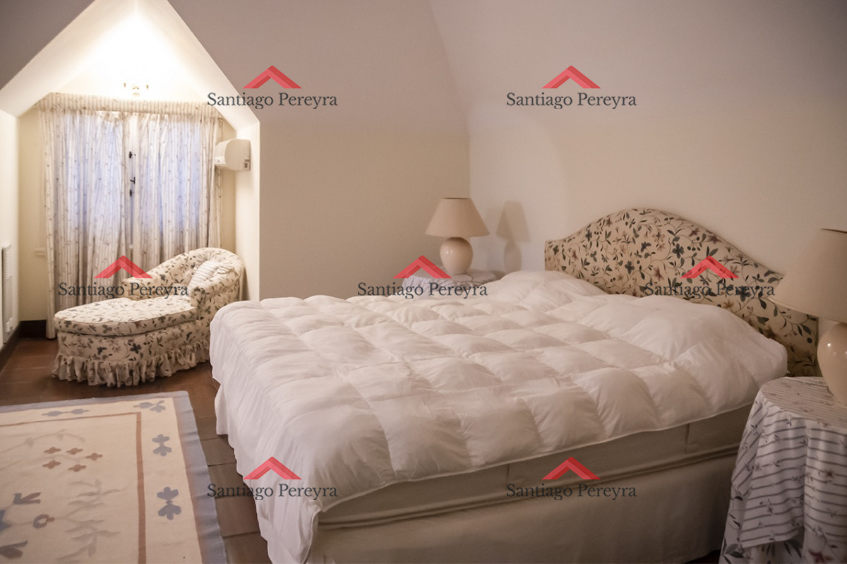 Casa ID.7408 - Hermosísima casa en Golf, Punta del Este