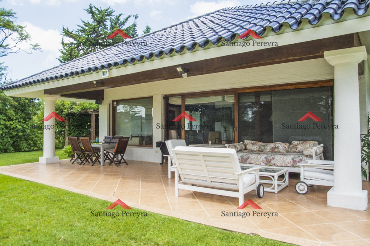 Casa ID.8930 - Espectacular casa en ubicacion privilegiada al lado del Club del Golf