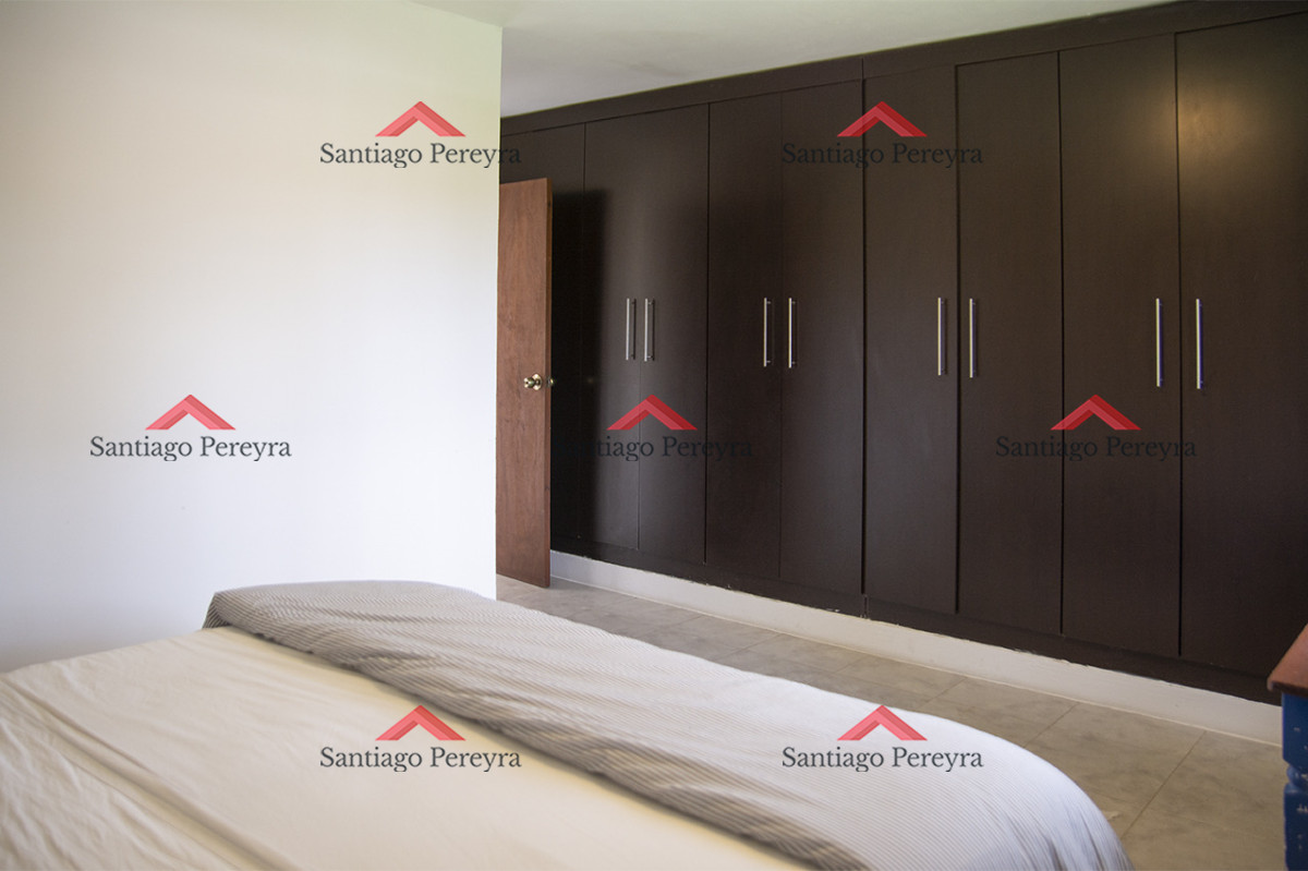 Casa ID.16851 - Excelente chalet de 5 dormitorios en venta a pasos de Playa Mansa Punta del Este