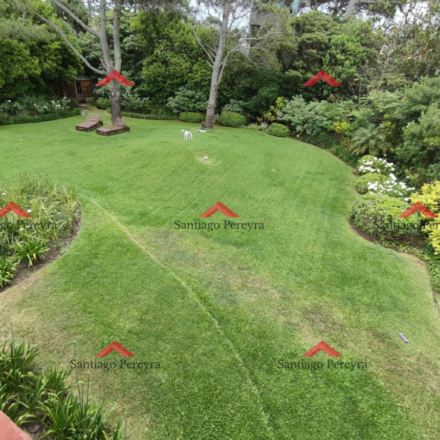 Casa ID.14849 - Hermosa casa de 2 plantas en venta a 100 metros del mar 5 dormitorios 