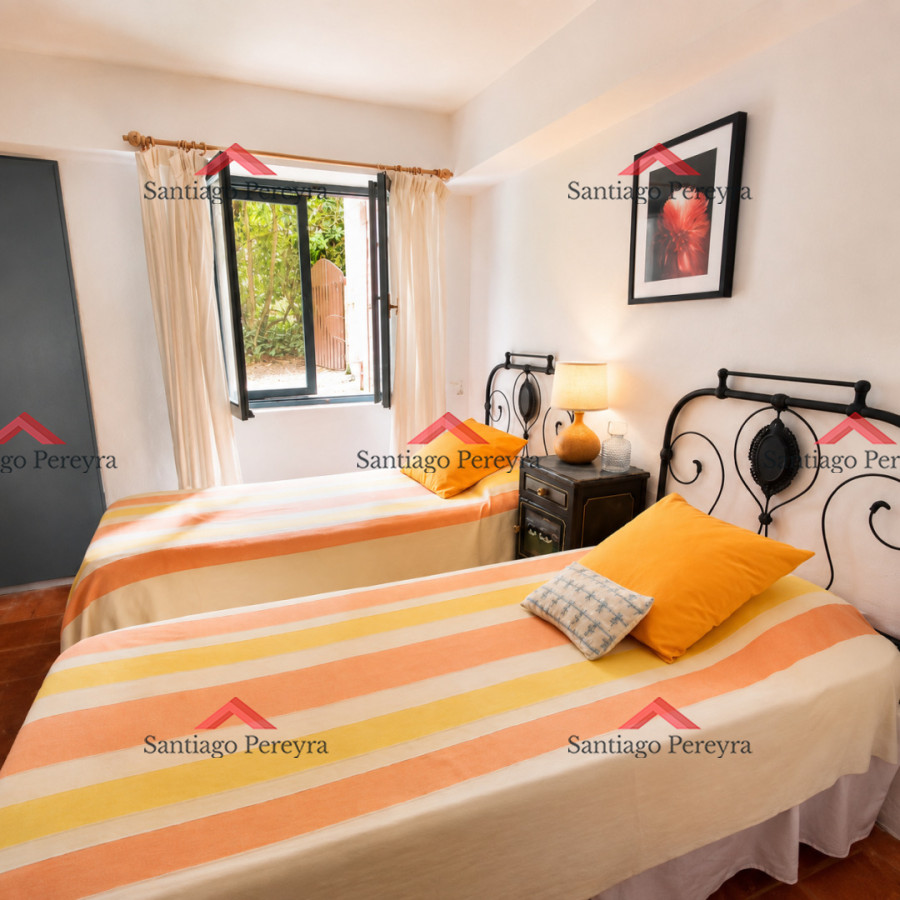 Casa ID.14849 - Hermosa casa de 2 plantas en venta a 100 metros del mar 5 dormitorios 