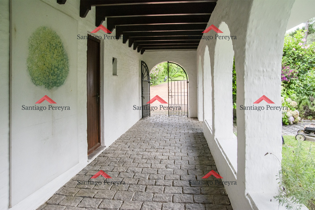 Casa ID.8930 - Espectacular casa en ubicacion privilegiada al lado del Club del Golf