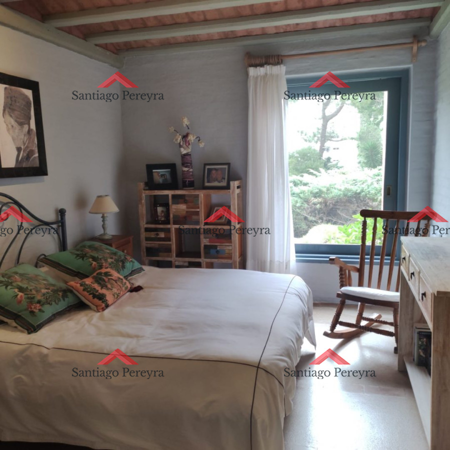 Casa ID.14849 - Hermosa casa de 2 plantas en venta a 100 metros del mar 5 dormitorios 