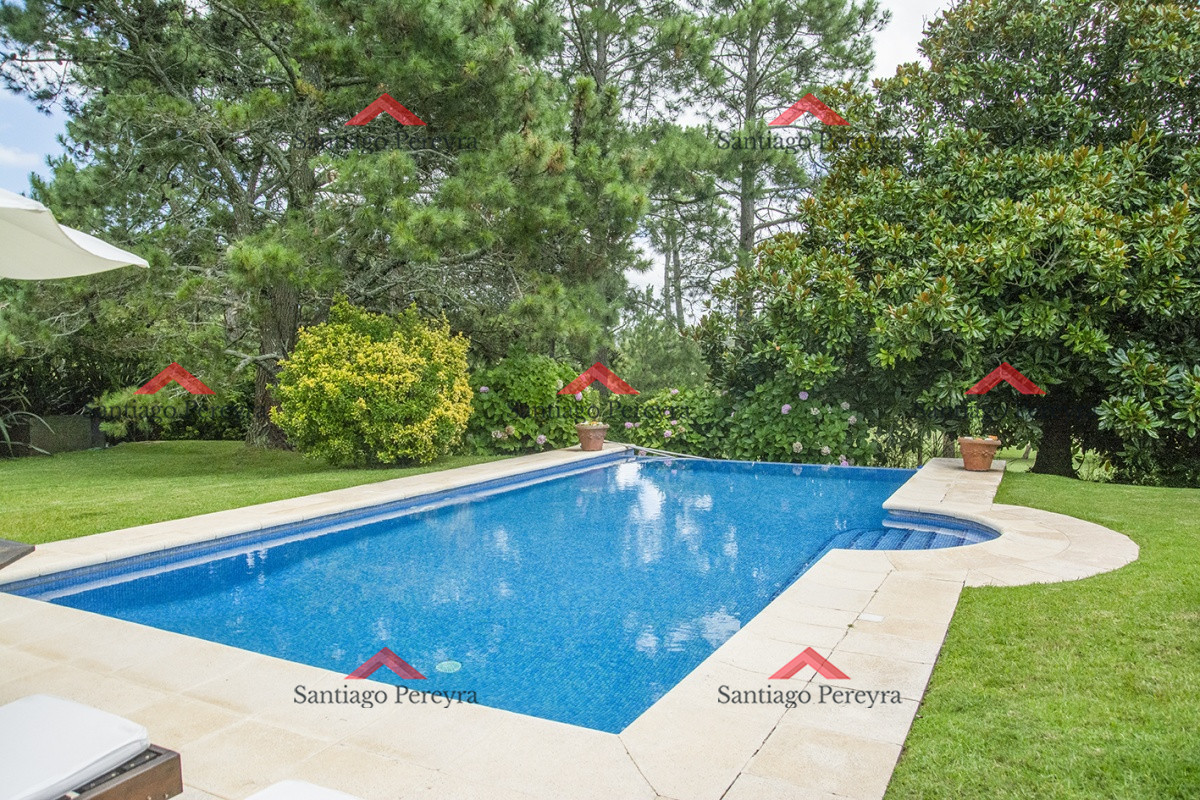 Casa ID.8930 - Espectacular casa en ubicacion privilegiada al lado del Club del Golf