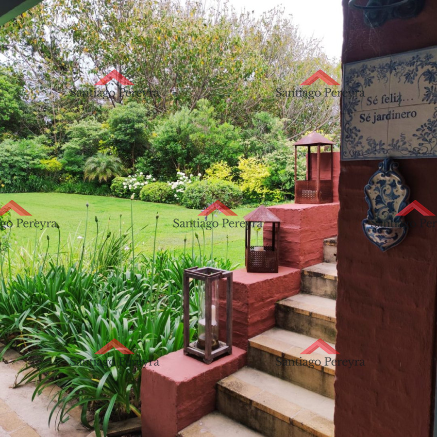 Casa ID.14849 - Hermosa casa de 2 plantas en venta a 100 metros del mar 5 dormitorios 