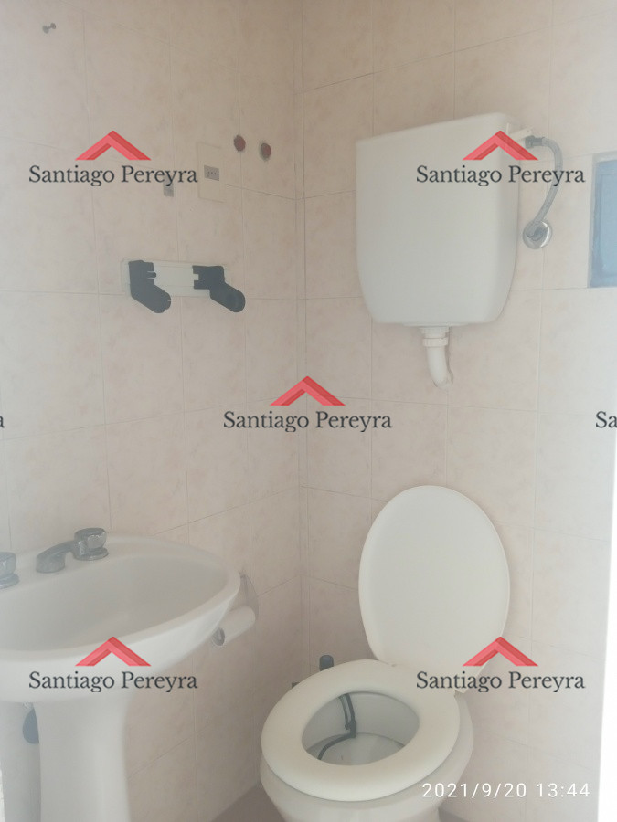 Local Comercial ID.8614 - Local en Venta de 2 Plantas con 1 Baño.