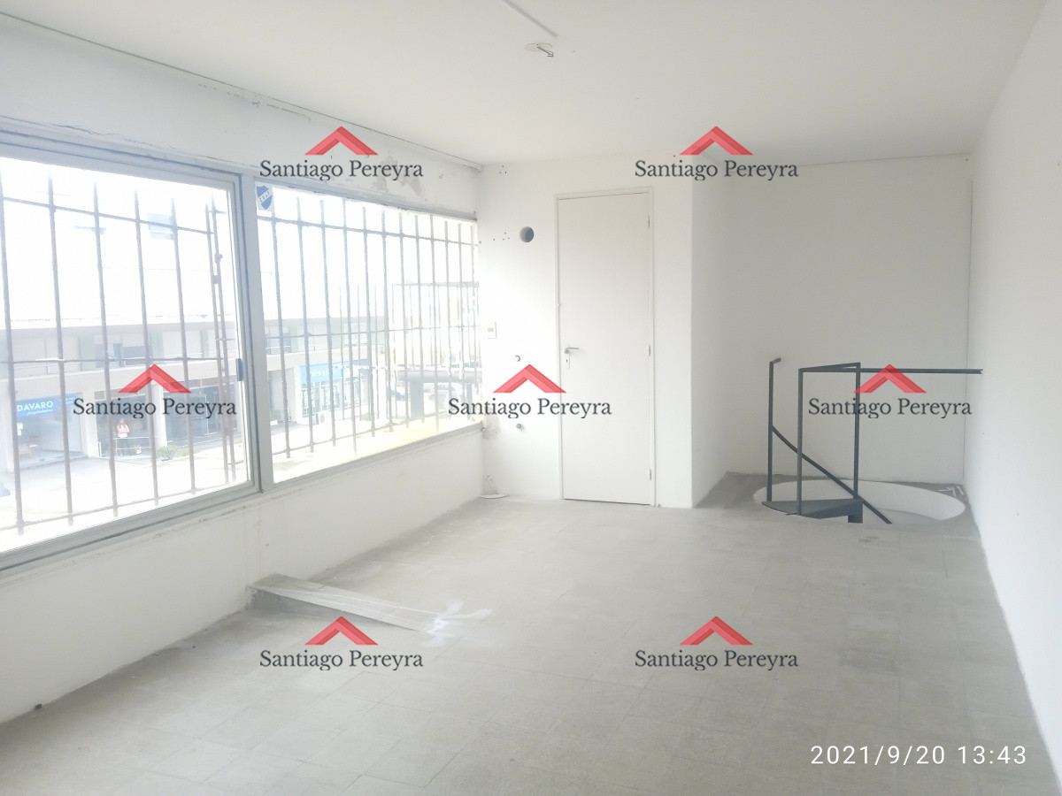 Local Comercial ID.8614 - Local en Venta de 2 Plantas con 1 Baño.