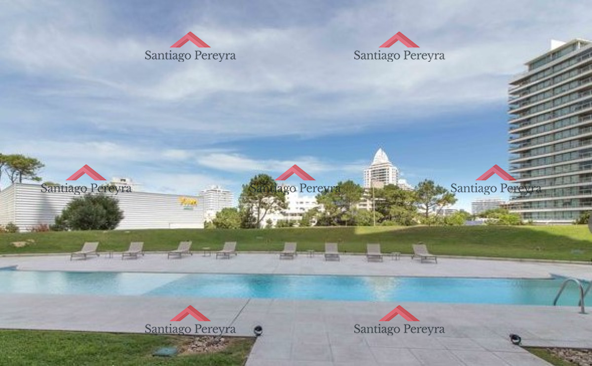 Apartamento ID.16241 - Vende departamento de 3 suites en Punta del Este.