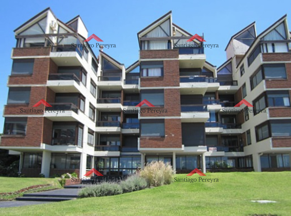 Apartamento ID.15803 - Apartamento en Venta de 2 dormitorios en Edificio Panorama , Punta del este 