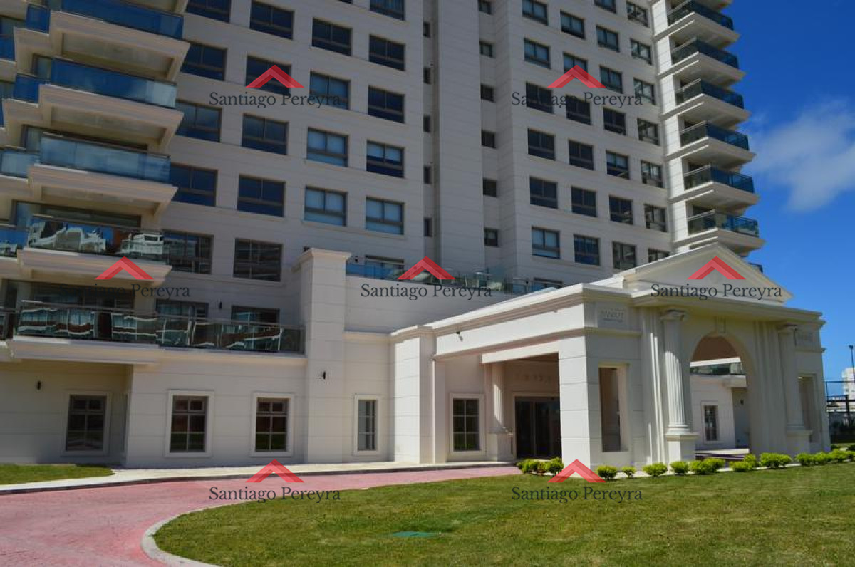Apartamento ID.14060 - Vende apartamento de 3 dormitorios en Torre Imperiale I, Frente al mar, Punta del Este 