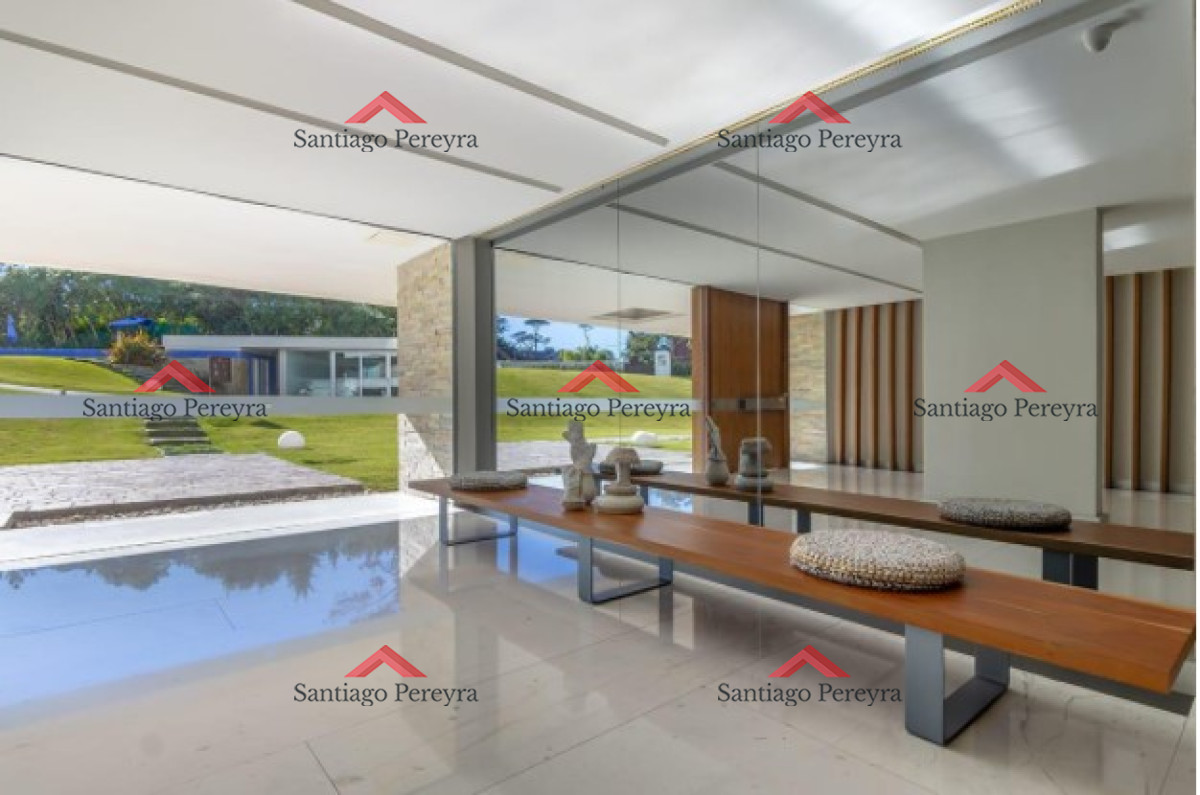 Apartamento ID.15910 - Departamento de 3 dormitorios en venta. Gran Oportunidad en Playa Mansa.