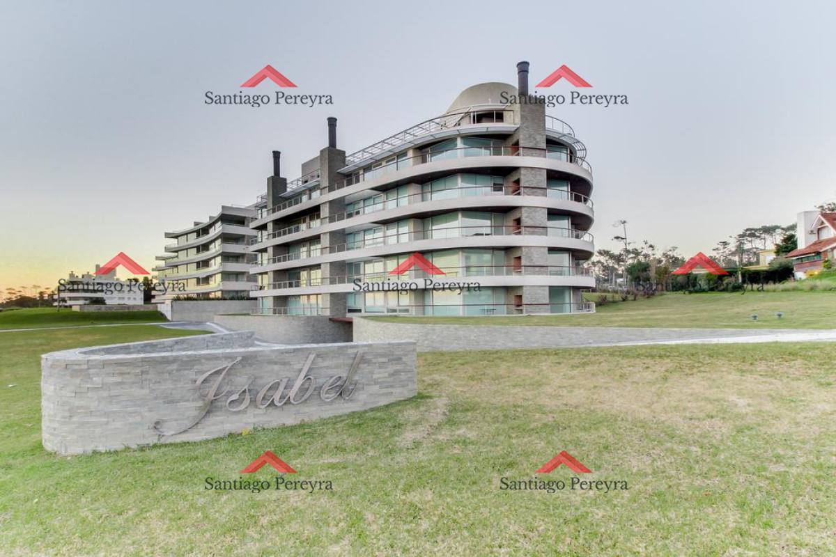 Apartamento ID.16383 - Vende apartamento de 3 dormitorios, con vista al mar desde su balcon con parrilla, en Mansa Punta del Este.