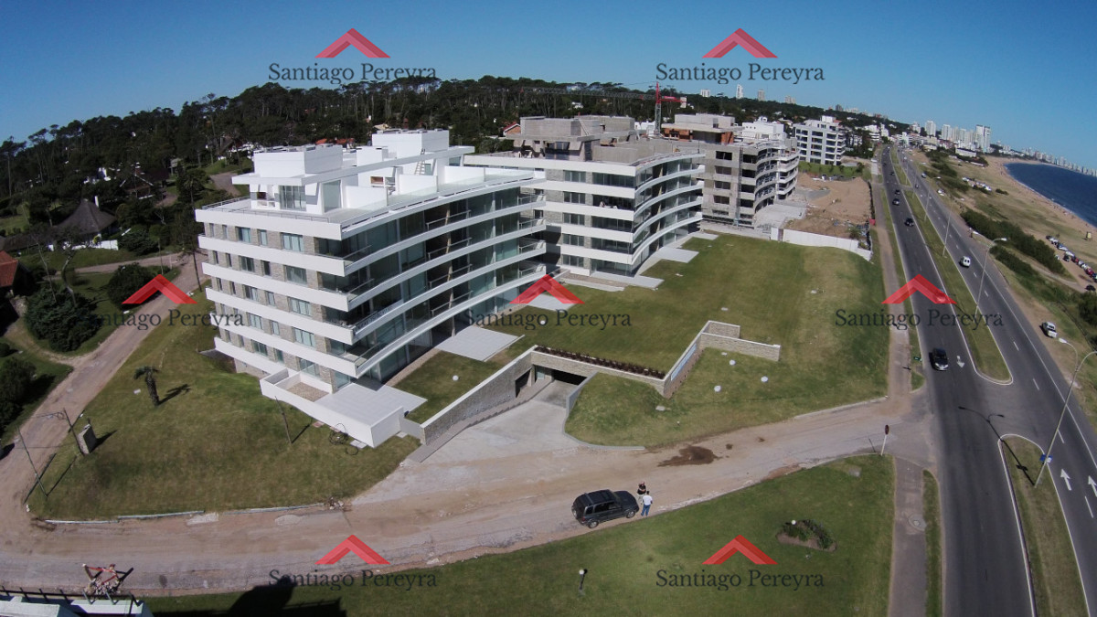 Apartamento ID.15910 - Departamento de 3 dormitorios en venta. Gran Oportunidad en Playa Mansa.