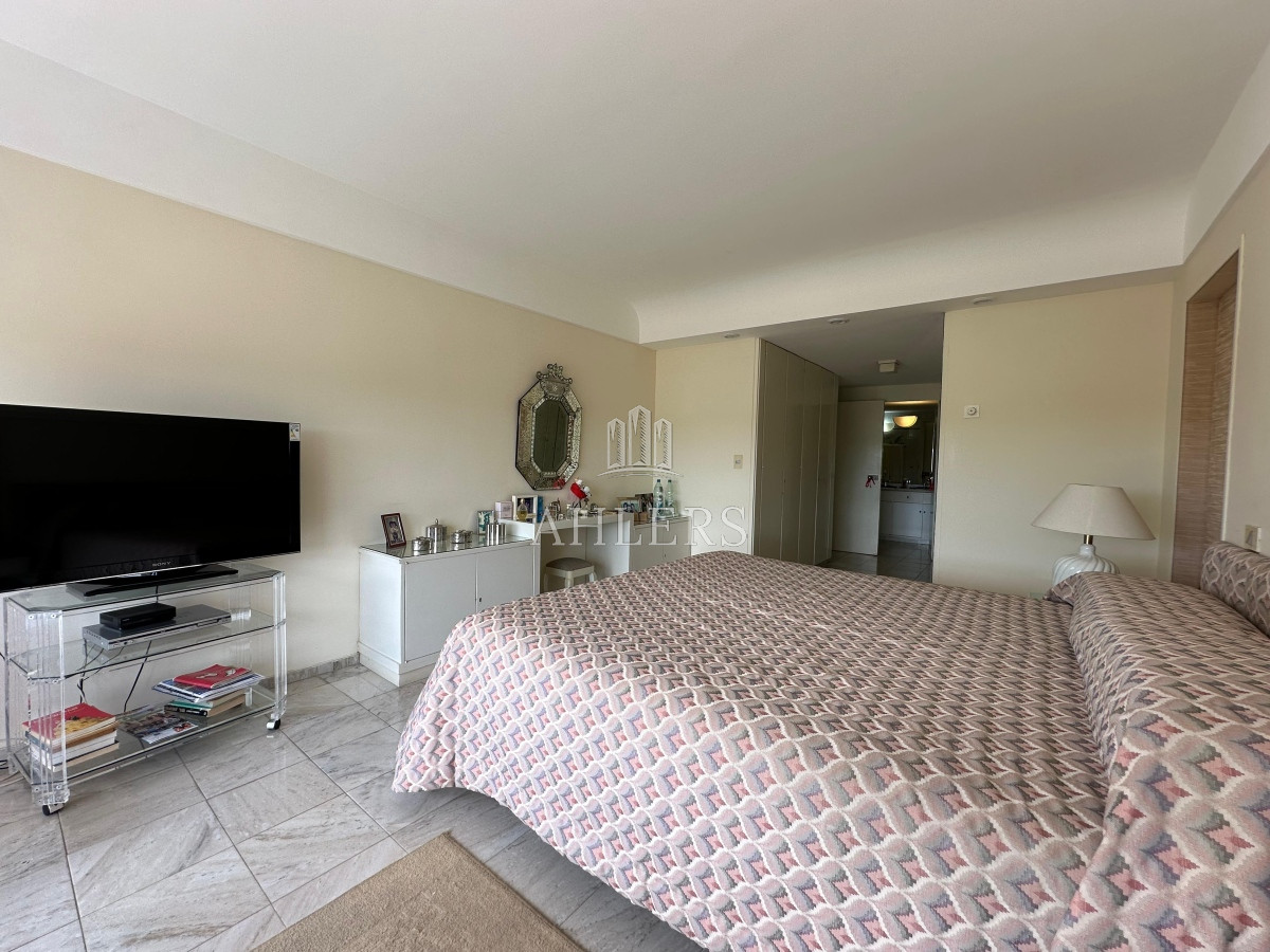 Apartamento ID.250 - Venta de Casa en San Rafael Punta del Este, de 4 dormitorios en suite