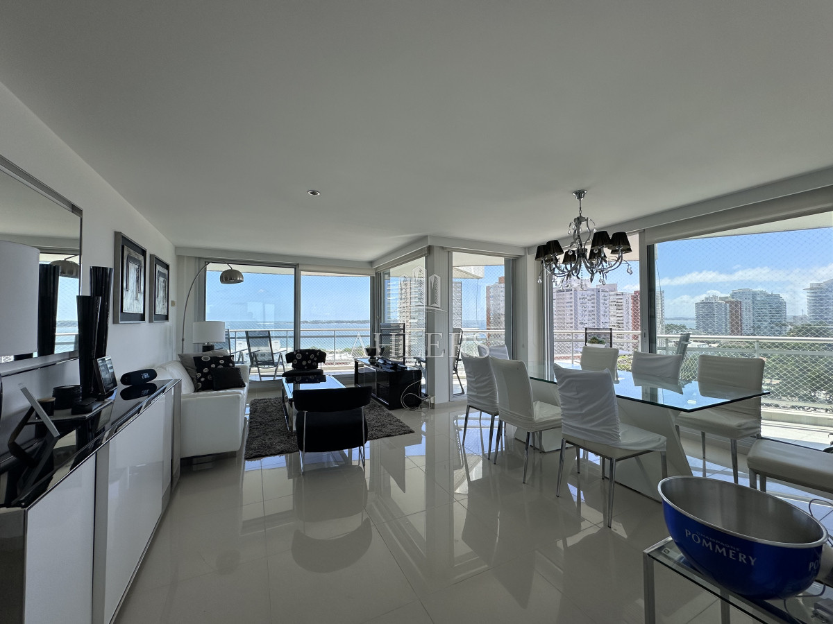 Apartamento ID.255 - Vende Apartamento de 3 dormitorios en Sunrise Tower, Punta del Este 
