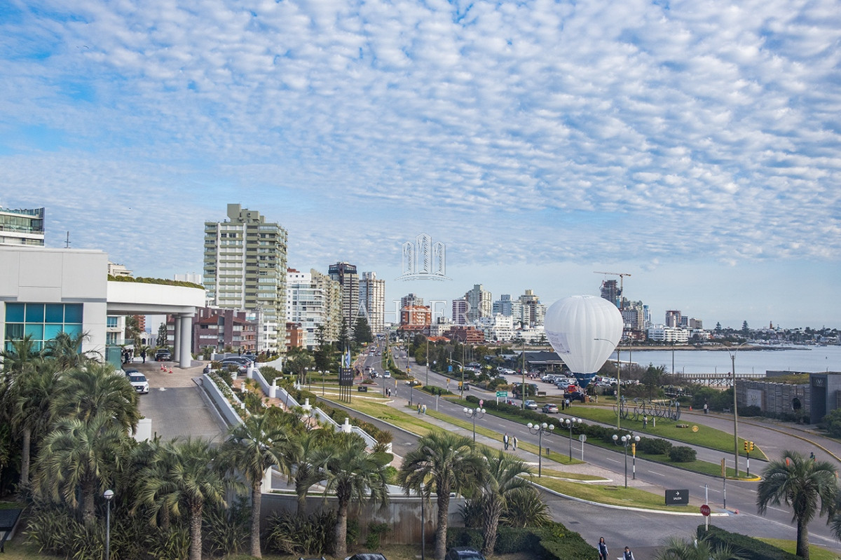 Apartamento ID.251 - Espectacular departamento unificado en venta en Torre Millenium, Playa Mansa. 