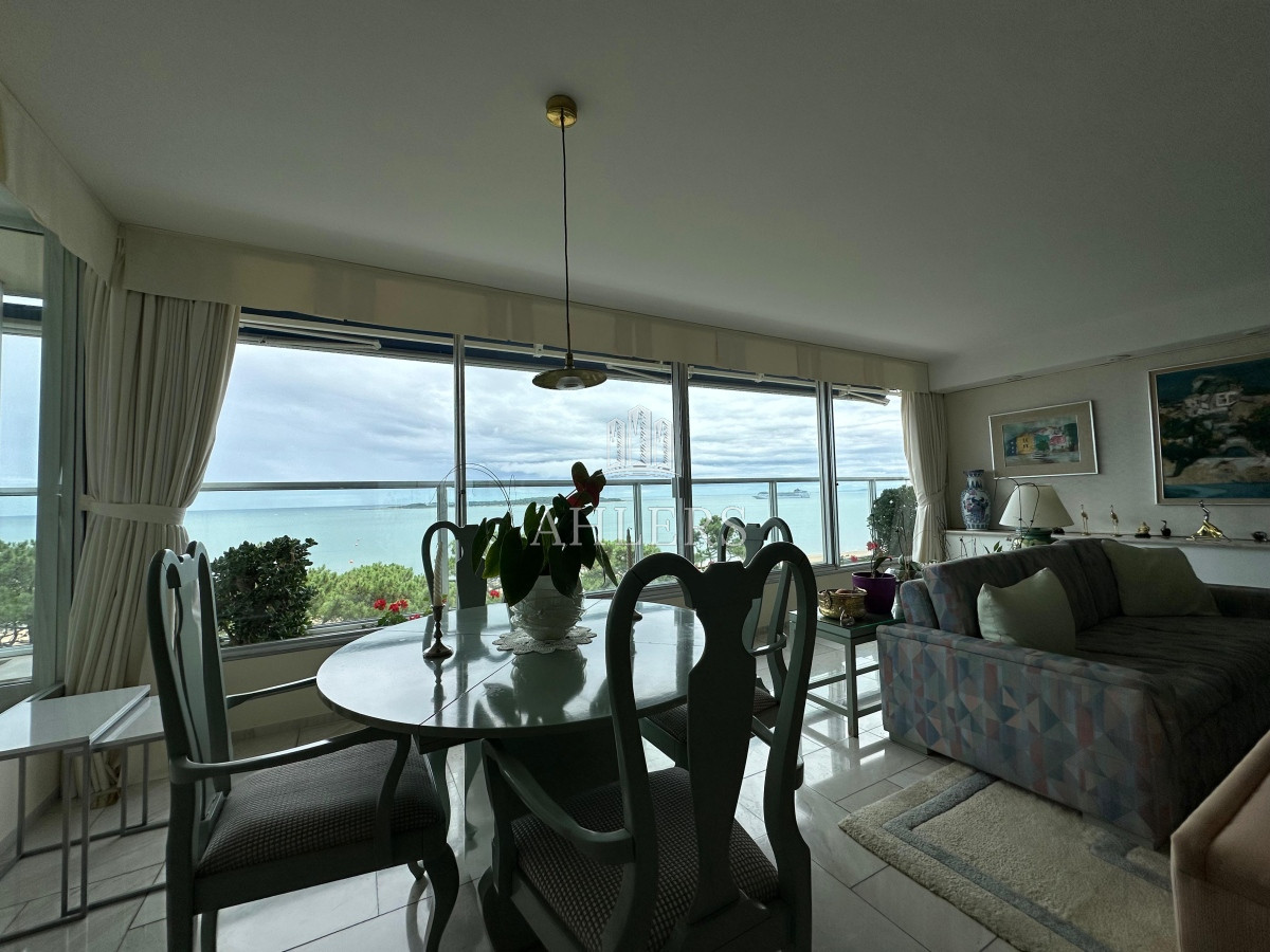 Apartamento ID.250 - Venta de Casa en San Rafael Punta del Este, de 4 dormitorios en suite
