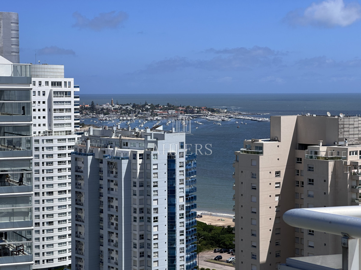 Apartamento ID.255 - Vende Apartamento de 3 dormitorios en Sunrise Tower, Punta del Este 