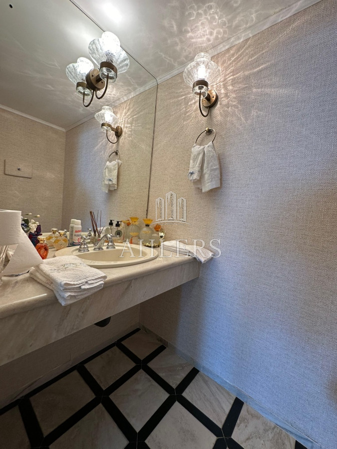 Apartamento ID.250 - Venta de Casa en San Rafael Punta del Este, de 4 dormitorios en suite