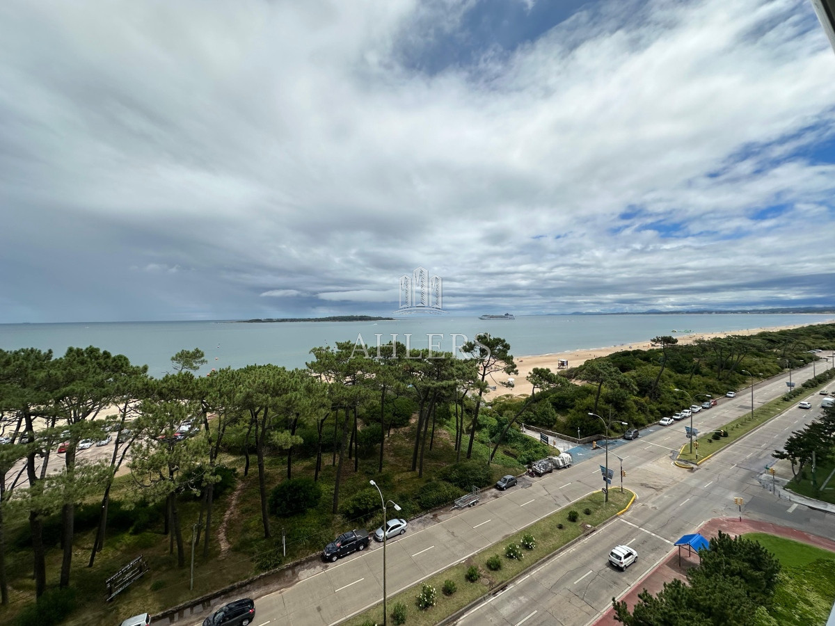 Apartamento ID.250 - Venta de Casa en San Rafael Punta del Este, de 4 dormitorios en suite