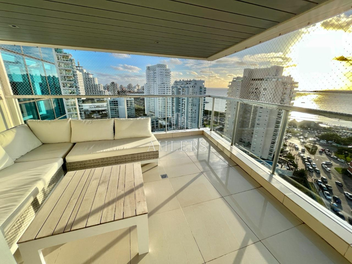 Apartamento ID.254 - Apartamento  en Venta de 3 dormitorio en Playa Mansa , Torre Miami Boulevard