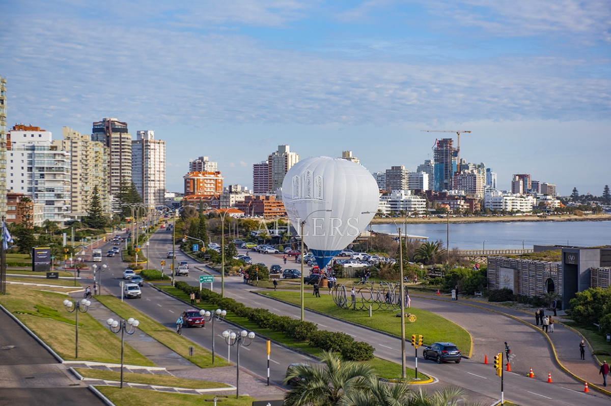 Apartamento ID.251 - Espectacular departamento unificado en venta en Torre Millenium, Playa Mansa. 