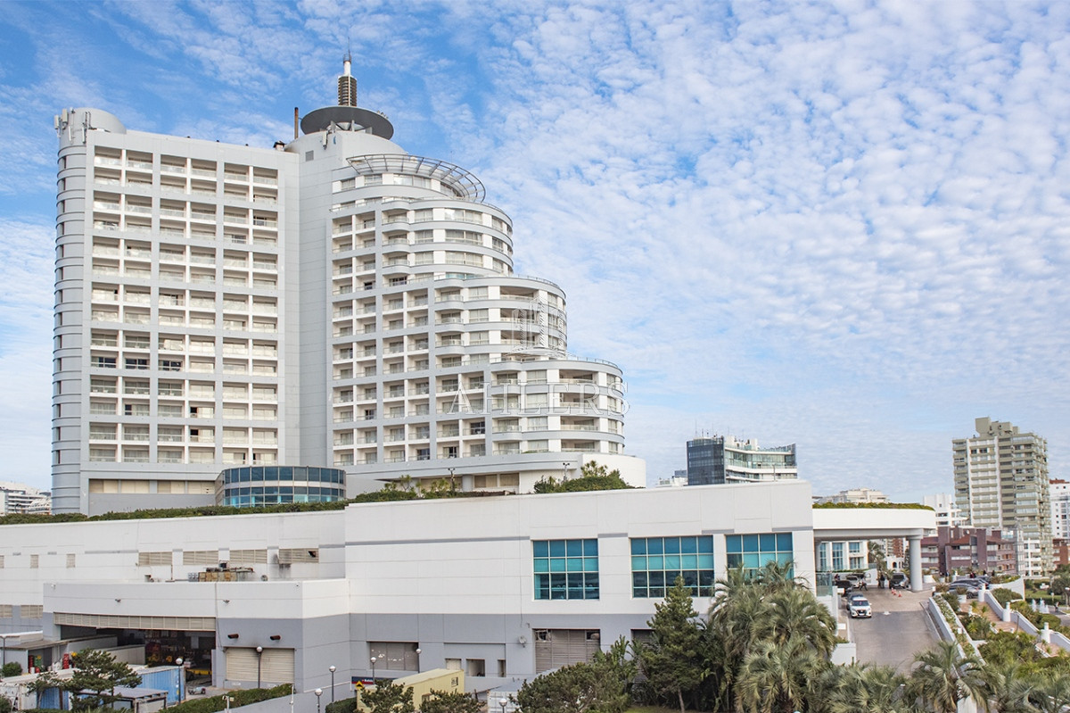 Apartamento ID.251 - Espectacular departamento unificado en venta en Torre Millenium, Playa Mansa. 