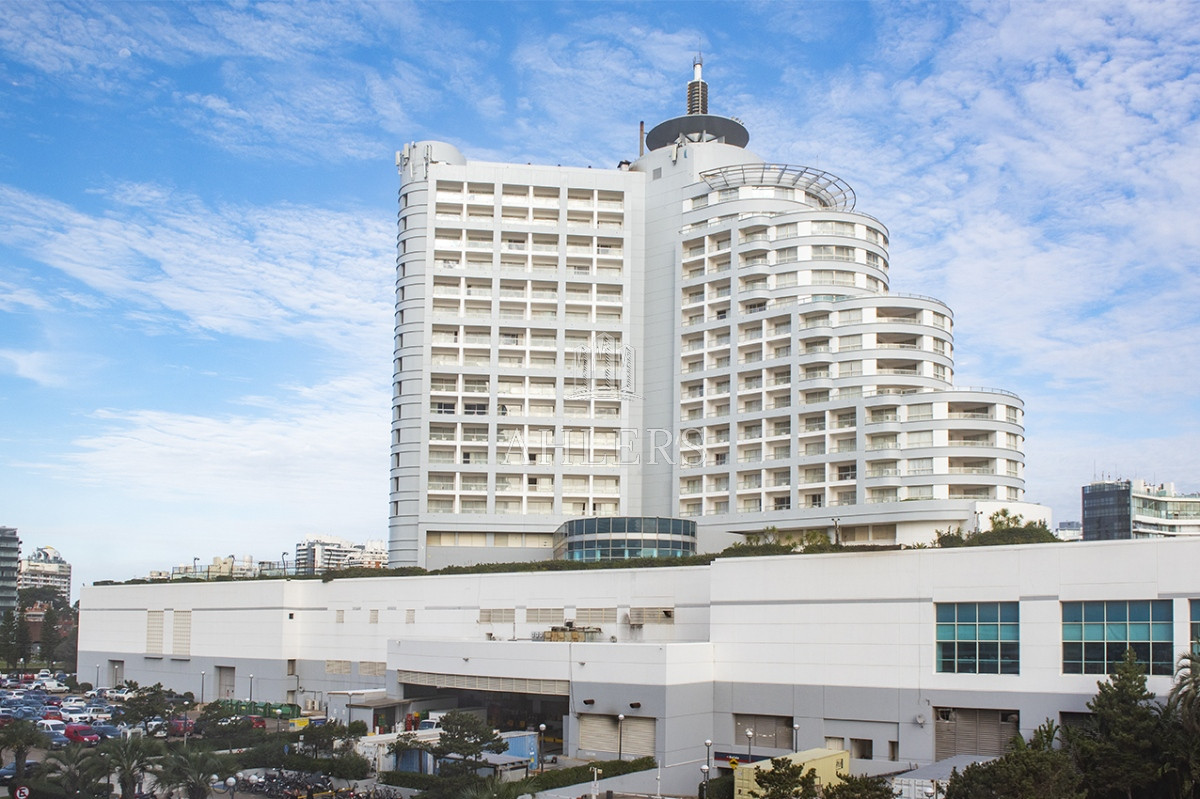 Apartamento ID.251 - Espectacular departamento unificado en venta en Torre Millenium, Playa Mansa. 