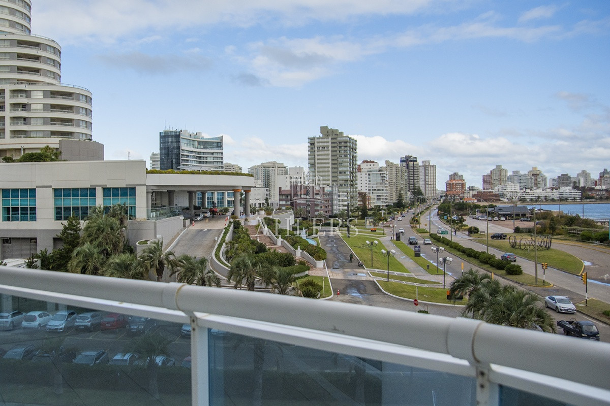 Apartamento ID.251 - Espectacular departamento unificado en venta en Torre Millenium, Playa Mansa. 