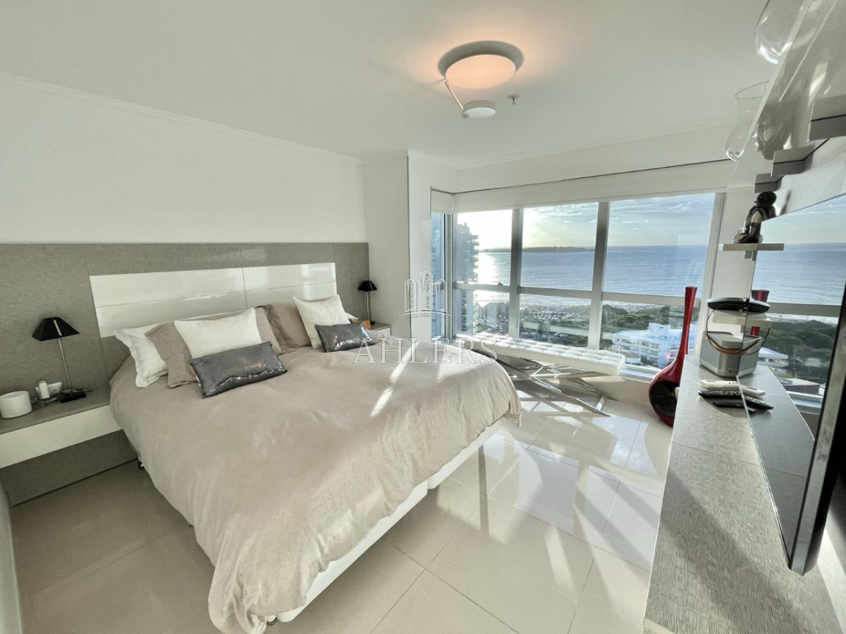 Apartamento ID.254 - Apartamento  en Venta de 3 dormitorio en Playa Mansa , Torre Miami Boulevard