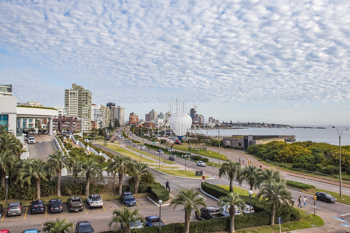 Apartamento ID.251 - Espectacular departamento unificado en venta en Torre Millenium, Playa Mansa. 
