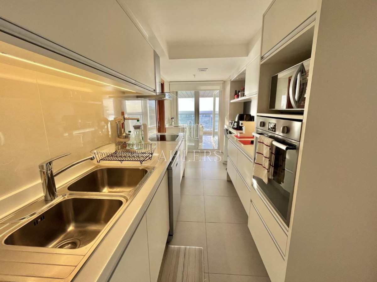 Apartamento ID.254 - Apartamento  en Venta de 3 dormitorio en Playa Mansa , Torre Miami Boulevard