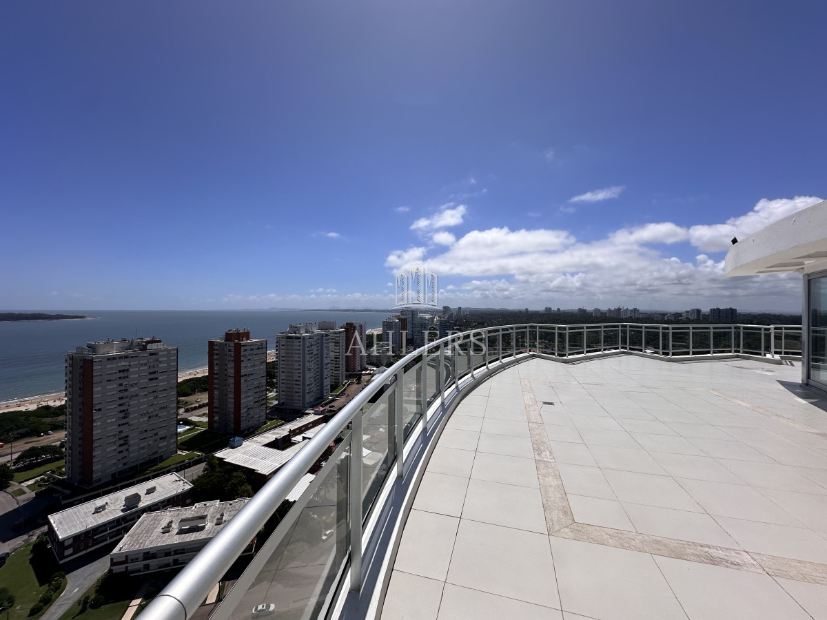 Apartamento ID.255 - Vende Apartamento de 3 dormitorios en Sunrise Tower, Punta del Este 