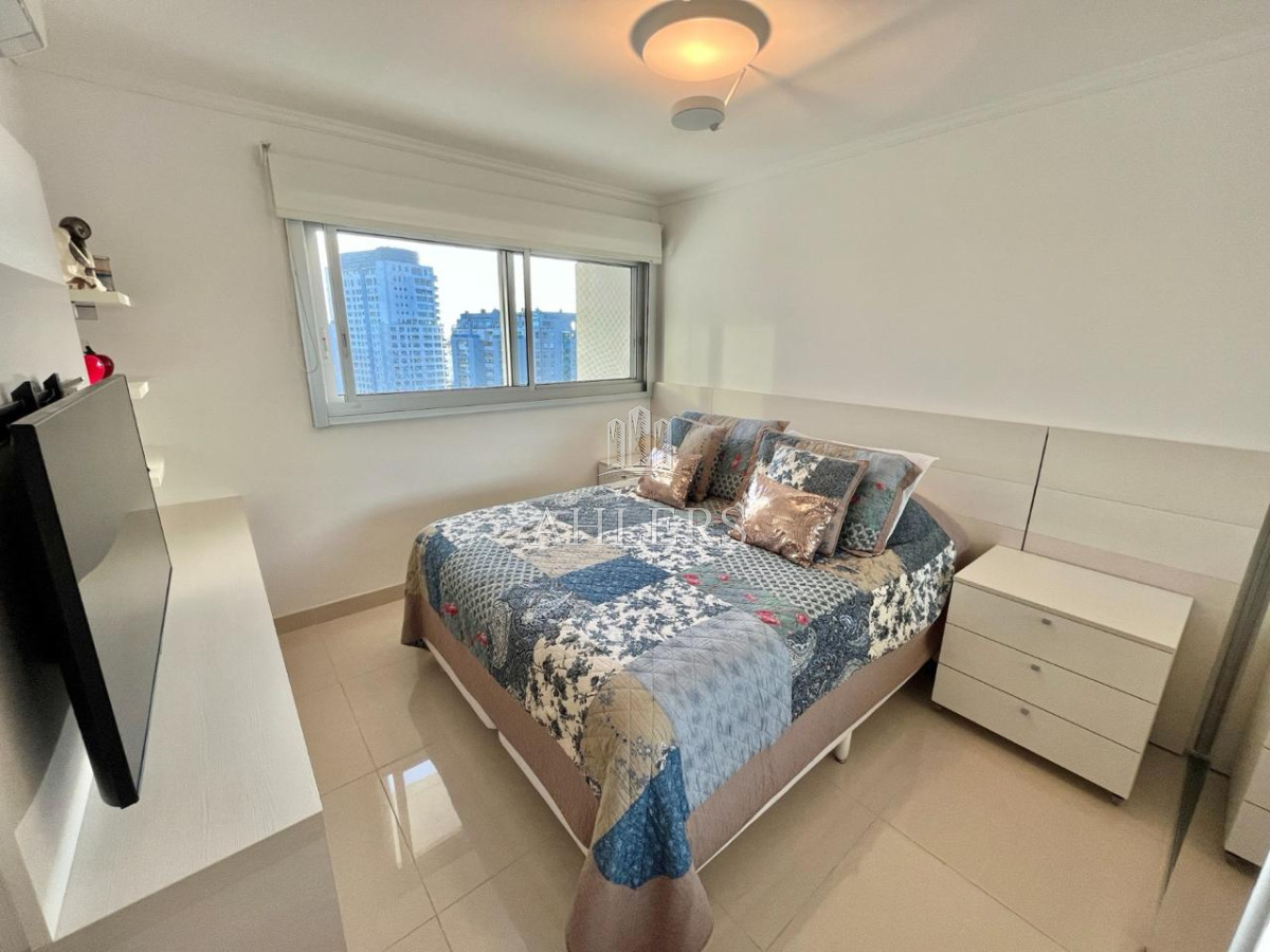 Apartamento ID.254 - Apartamento  en Venta de 3 dormitorio en Playa Mansa , Torre Miami Boulevard