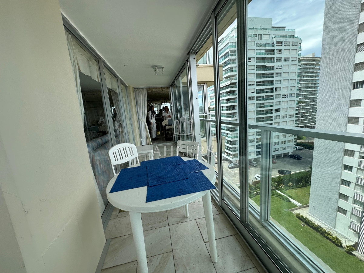 Apartamento ID.250 - Venta de Casa en San Rafael Punta del Este, de 4 dormitorios en suite