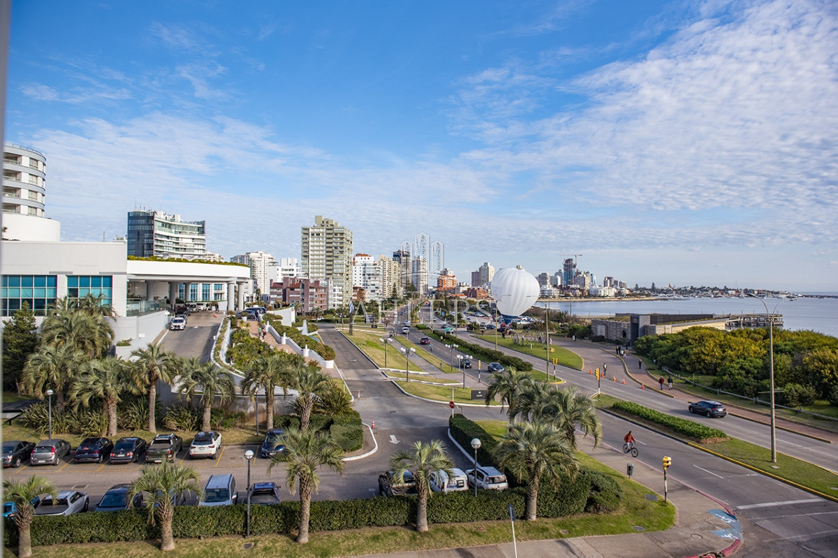 Apartamento ID.251 - Espectacular departamento unificado en venta en Torre Millenium, Playa Mansa. 
