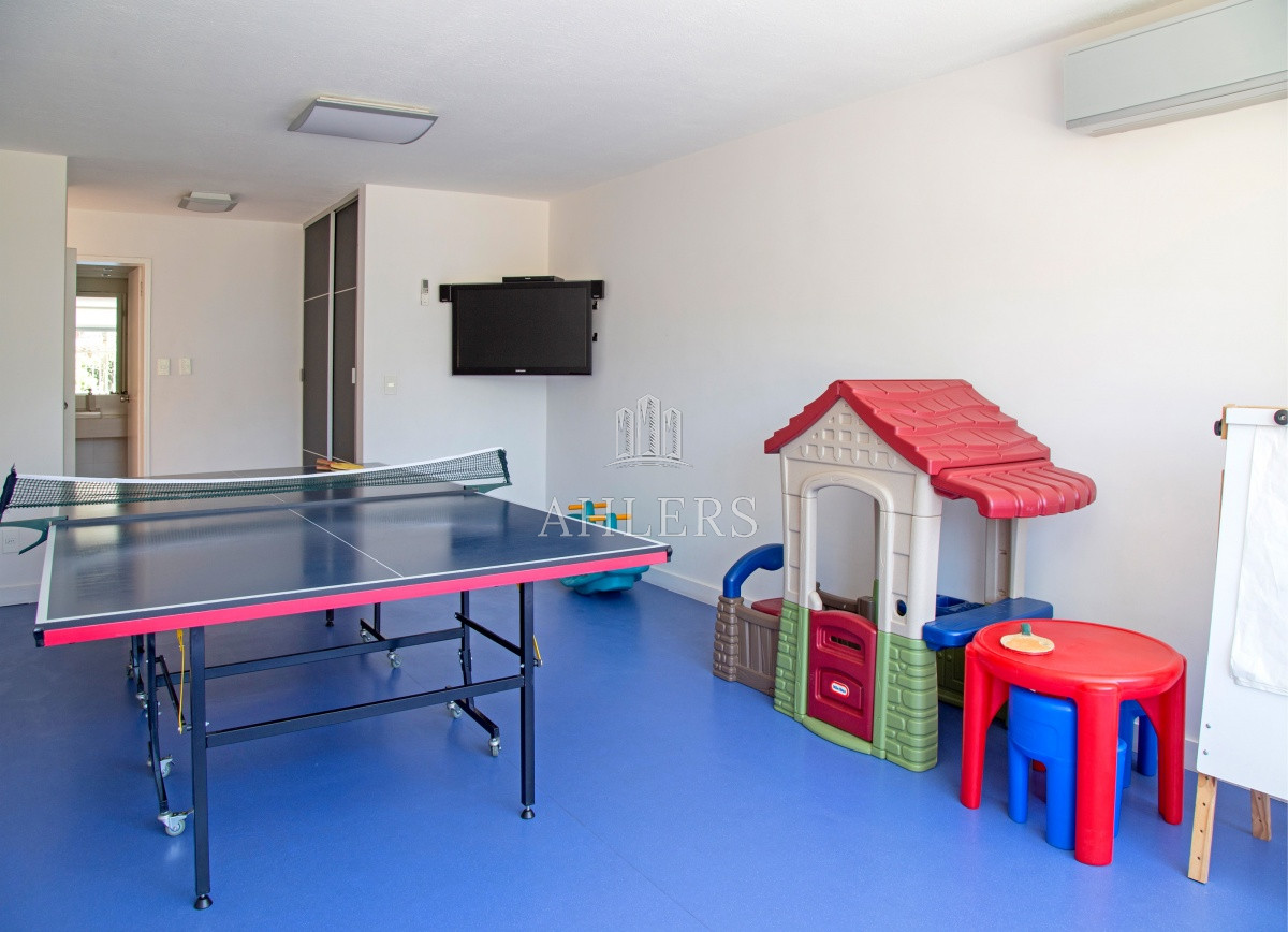 Apartamento ID.250 - Venta de Casa en San Rafael Punta del Este, de 4 dormitorios en suite